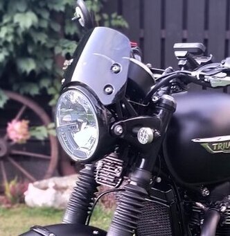 Větrný štít s držáky pro TRIUMPH zatmavený