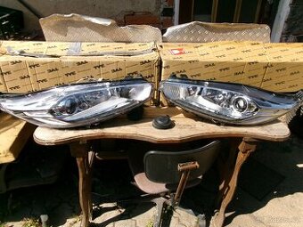 FORD FIESTA - PŘEDNÍ SVĚTLA H7 a H1 LED , od 2012