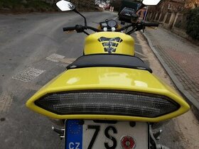 Díly Yamaha R1 R6 yzf 750 yzf 1000/ kapoty nadrž plasty atd.