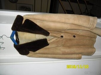 Prodám kožich a bundu.