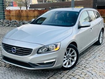 Volvo V60 2.0D3 5VÁLEC 100KW AUTOMAT LED SENZORY KŮŽE