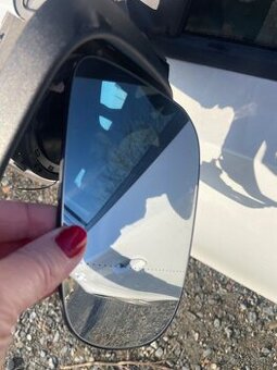 Prodám Sklo zrcátka levé u Volvo V40