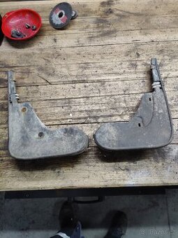 Přední zástěrky Audi a4 b6