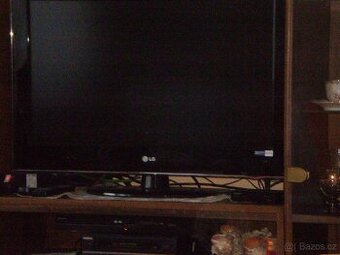 televize LCD - zn. LG -  úhlopříčka 81 cm a DVBT 2