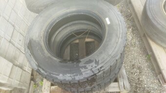 Disky a pneu na nákladní vozidlo