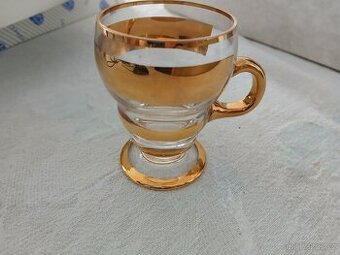 Sada šesti skleniček s talířky