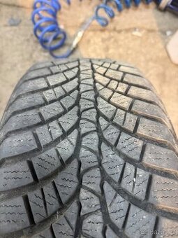 Pneu 205/55 R17