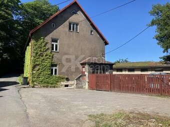 Prodej areálu Dolní Lištná - budova, dílna, garáže, výrobní