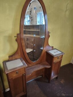 Prodám starý nábytek ,