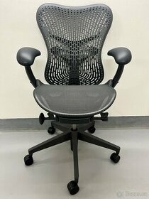 Kancelářská židle Herman Miller Mirra 2