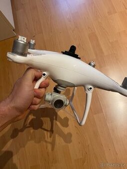 Phantom 4 dron - 1
