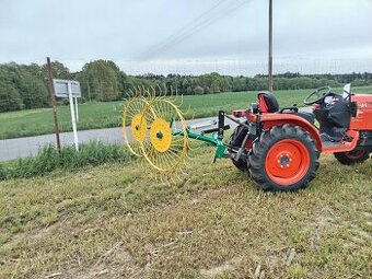 Paprskový obraceč a shrnovač i jiné