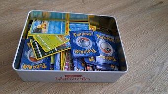 Karty Pokémon fejkové