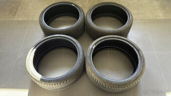 Zimní pneu Goodyear Ultragrip 235/35 R19 - zánovní