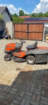 Zahradní trakturek Husgvarna CT126