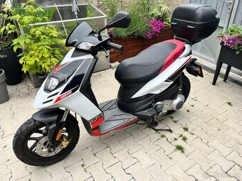 Aprilia SR 125 MOTARD