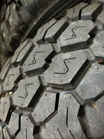 Nové pneu 245/75r17 4 ks Dunlop a 4 ks Bridgestone