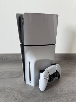 PlayStation 5 slim 1 TB s mechanikou