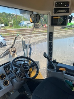 Nakladač JCB 427