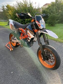 KTM 690 SMC R zachovalá