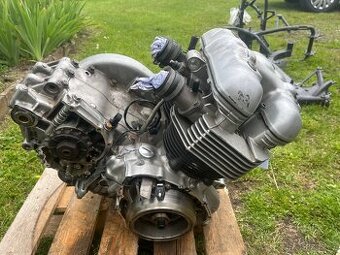 Motor Triumph Bonneville T 100 model 2004