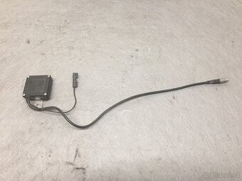 BMW E34 1987-1995 - ZESILOVAČ ANTÉNY 65.26-8 355 132