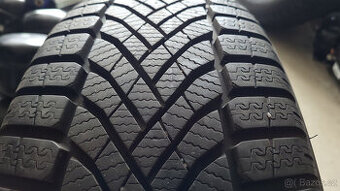 Téměř NOVÉ zimní pneu Falken 215/60/17 XL, sada, DOT23