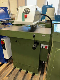 Hydraulický vysekávací lis