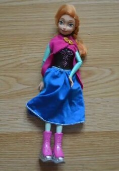Princezna Anna Frozen na bruslích