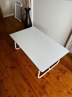 Prodam krasny detsky stolek 59 x 55 x 36