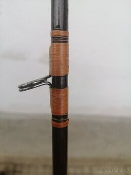Starý muškařský prut Vysočina s navijákem