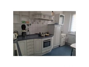 Bílá venkovská kuchyně s vestavěnými spotřebiči Bosch,5459