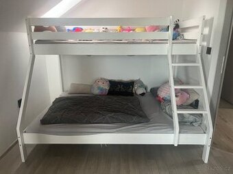 Dětská dvoupatrová postel