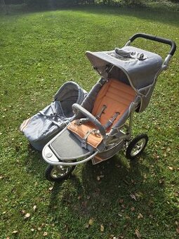 Kočárek Red Castle