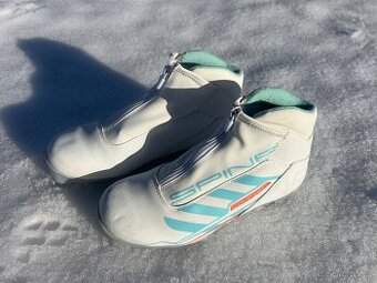 Dámské boty na běžky - klasika, vel 39, jako nové
