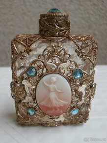 Stará lahvička od parfému