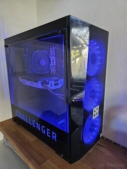 Herní PC a herní volant Thrustmaster T15 + příslušenství