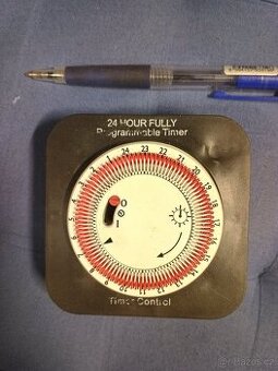Časový spínač na 230V a spínací zásuvka