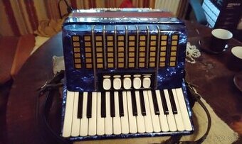 Prodám akordeon delicie junior 72 basů 3 hlas - 1