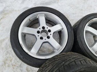 sada Alu kola disky Mercedes