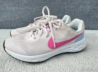 Růžové tenisky Nike, vel. 35,5