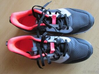 CYKLISTICKÉ TRETRY , SPPORTOVNÍ BOTY