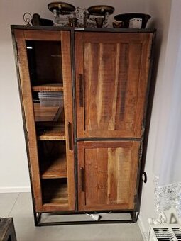 Prodám industriální komodu