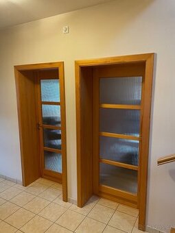 Masivní dveře borovice