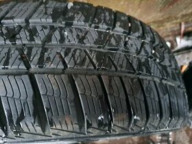 pneu 185/60/15 zimní Polaris