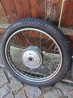 Kola jawa 555,pekny chrom,cena 1200kc kus