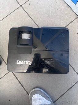 Projektor BENQ - 1