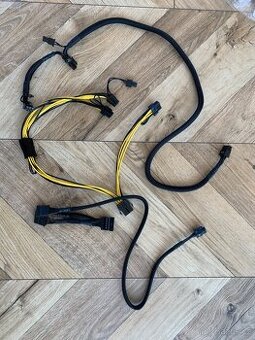 Prodám kabely SATA a VGA 3