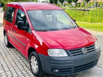 Volkswagen Caddy 1.6i BENZÍN 75KW MANUÁL TAŽNÉ