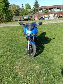 Yamaha FZS 600 - 1